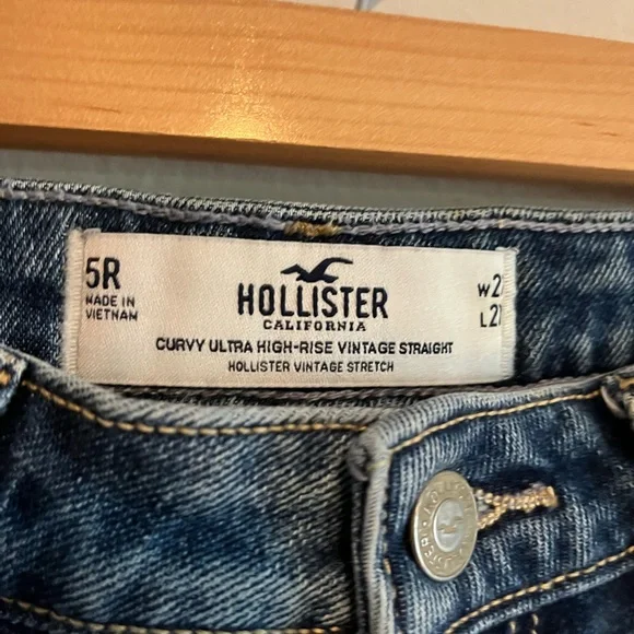 HOLISTER Curvy Ultra High Rise Vintage Straight Jeans Size 27/5 - Picture 4 of 6